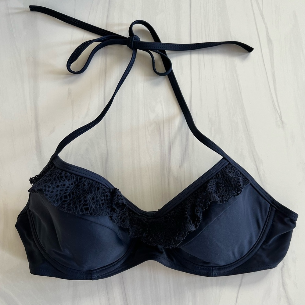 Hollister swimsuit bikini top in navy blue with adjustable straps
